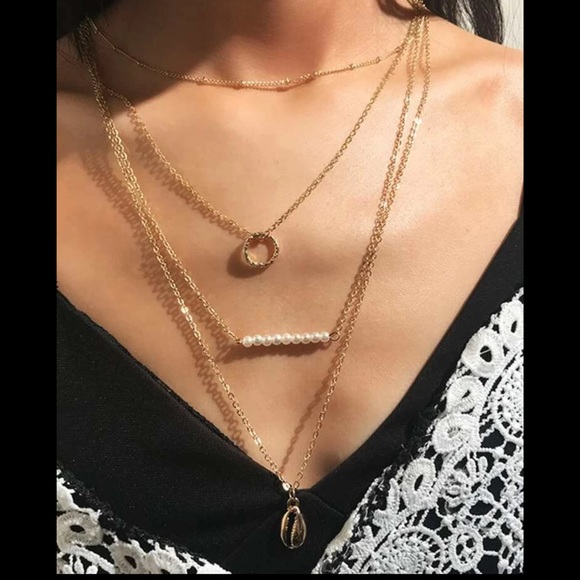 • Summer • Layered Shell + Pearl Necklace - Picture 1 of 4